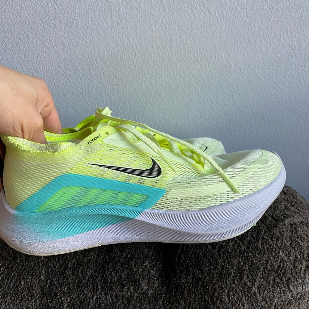 Nike Zoom Fly 4